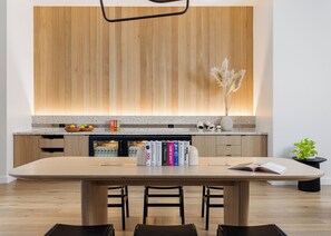 Lobby sitting area - Mint House 70 Pine by Kasa (New York)