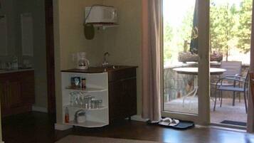 Studio, Kitchenette, Mountain View | Living area | TV