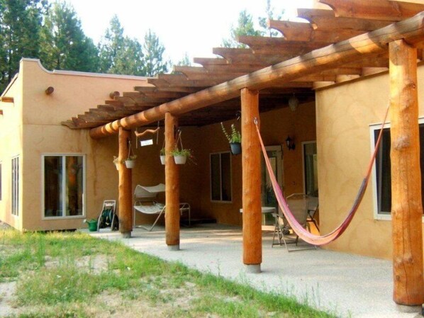 Terrace/patio - Baergnaescht Bed & Breakfast (Osoyoos)