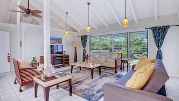 Ali'i Suite | Living area