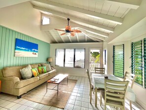 Maile room | Living area - Big Island Retreat (Kailua-Kona)