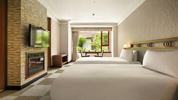 Premium bedding, free minibar, in-room safe, desk