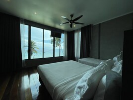 Family Suite, 2 Bedrooms, Sea View | Pemandangan dari bilik