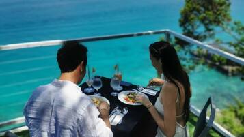 2 restaurants, breakfast, lunch, dinner served; Asian cuisine