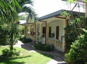 Exterior - Lapu Lapu Cottages and Restaurant (Lapu-Lapu)