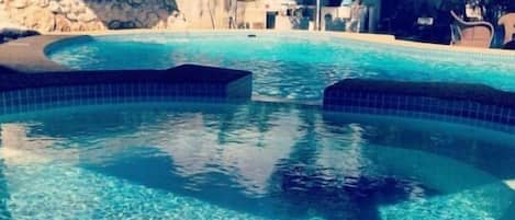 Bañera de hidromasaje exterior