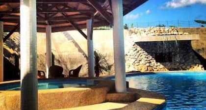 Lapu Lapu Cottages and Restaurant