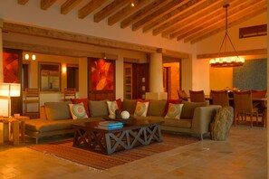Lobby-Lounge