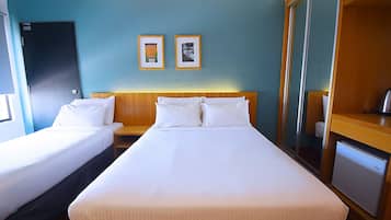 Deluxe Triple Room | Premium bedding, minibar, in-room safe, desk