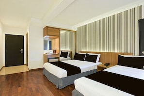 Quarto duplo luxo | Roupas de cama premium, frigobar, cofres nos quartos, escrivaninha