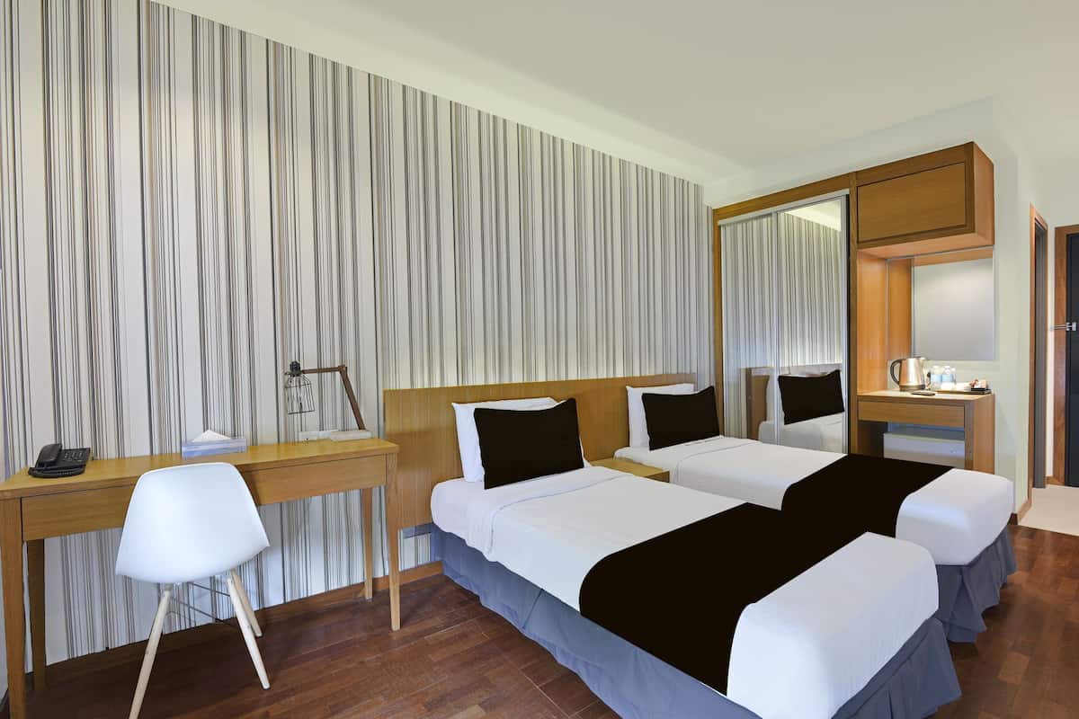 Quarto duplo luxo | Roupas de cama premium, frigobar, cofres nos quartos, escrivaninha