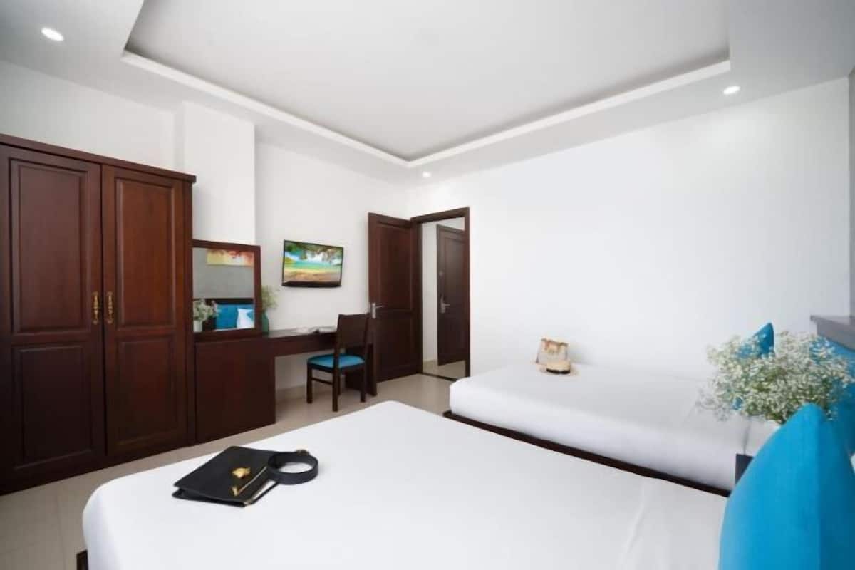 Minibar, desk, laptop workspace, soundproofing