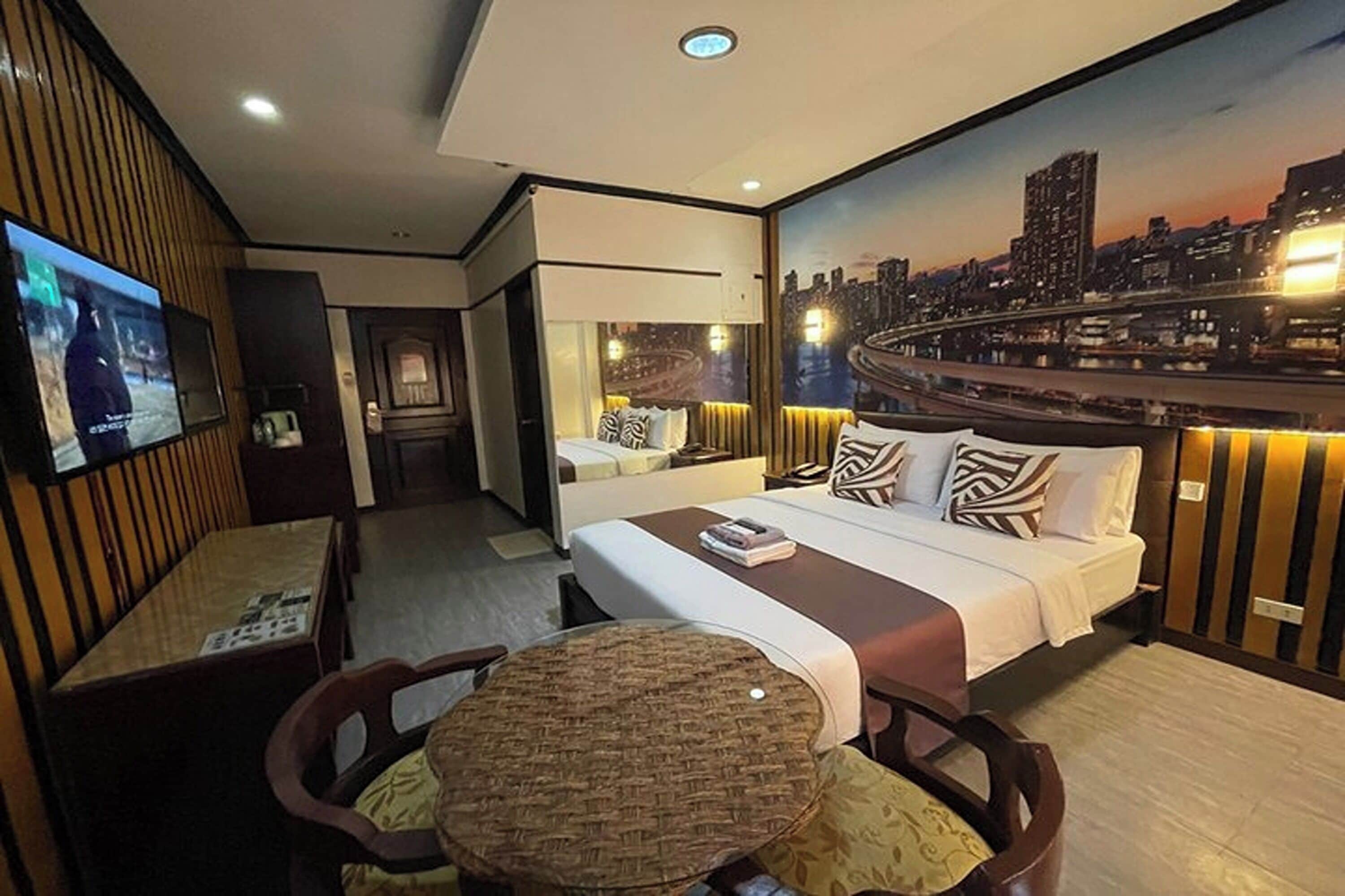 Standard Room | In-room safe, desk, free WiFi, bed sheets