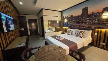 Standard Room | In-room safe, desk, free WiFi, bed sheets