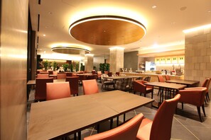 Desayuno buffet todos los días (con cargo)