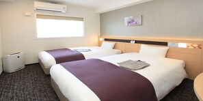 Cortinas blackout, tabla de planchar con plancha y wifi gratis