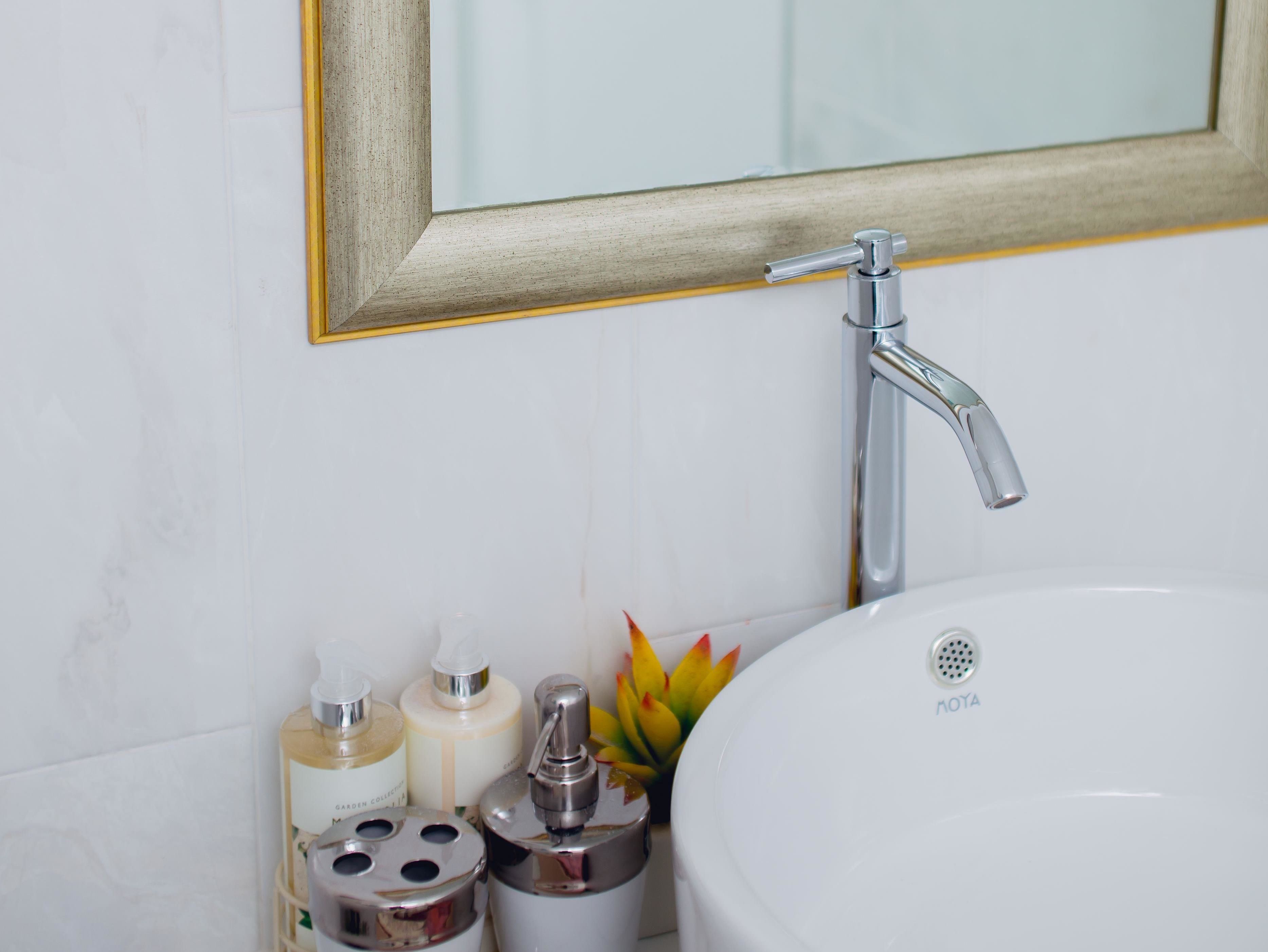 superior room | bathroom | shower, rainfall showerhead, free toiletries, hair dryer