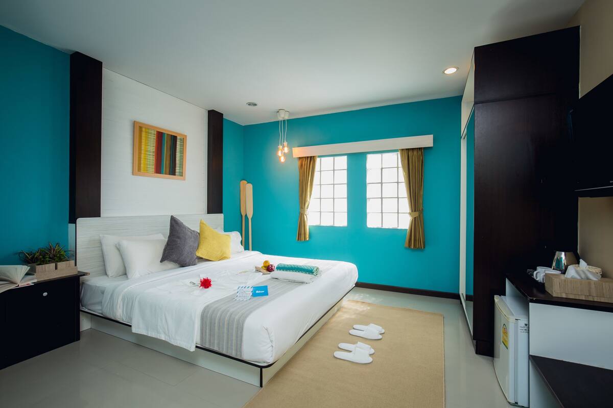 Standard Room, 1 Double Bed | In-room safe, desk, blackout curtains, free WiFi