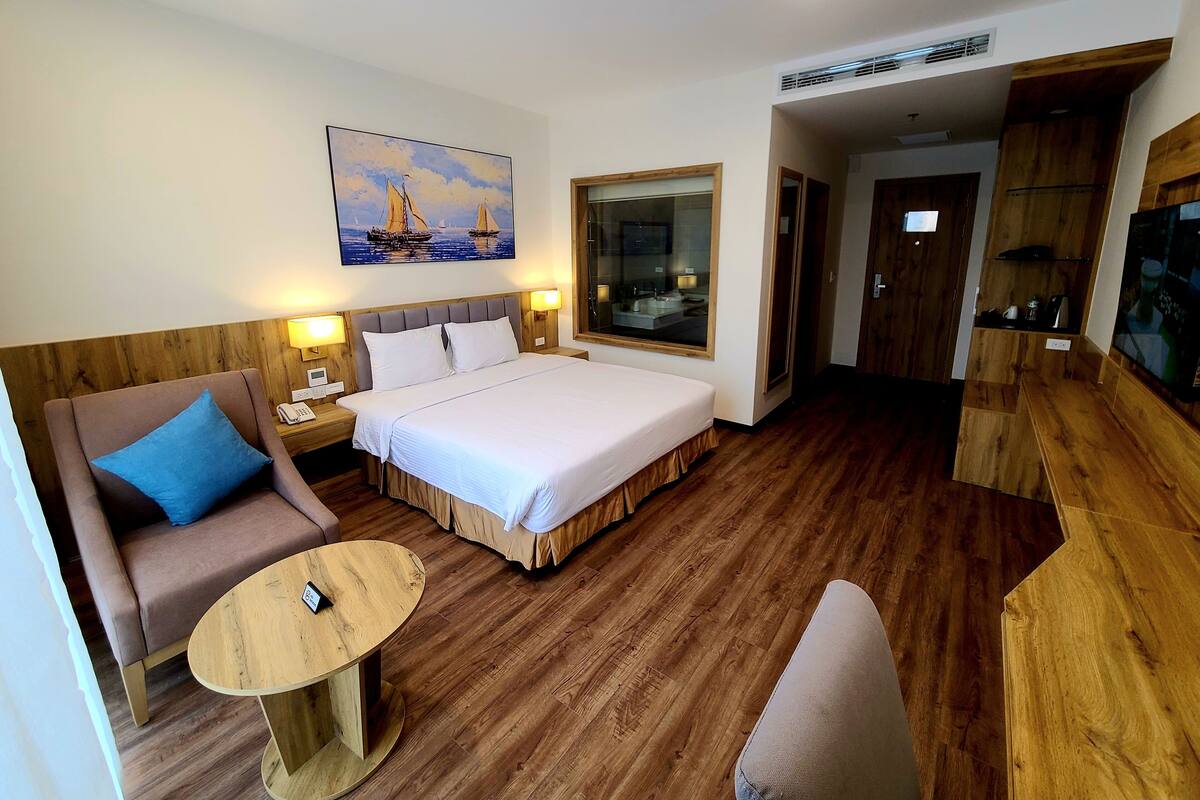 1 bedroom, minibar, in-room safe, desk