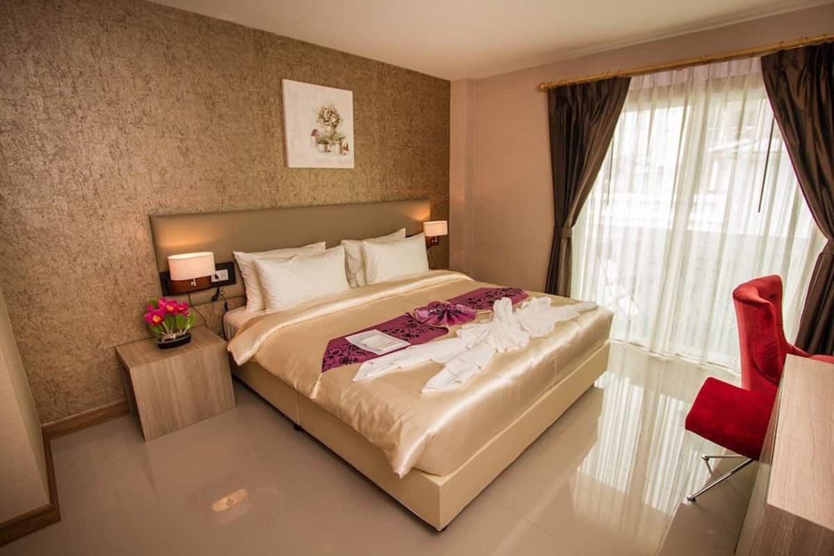Habitación presidencial | Artículos del minibar gratis y caja de seguridad en la habitación