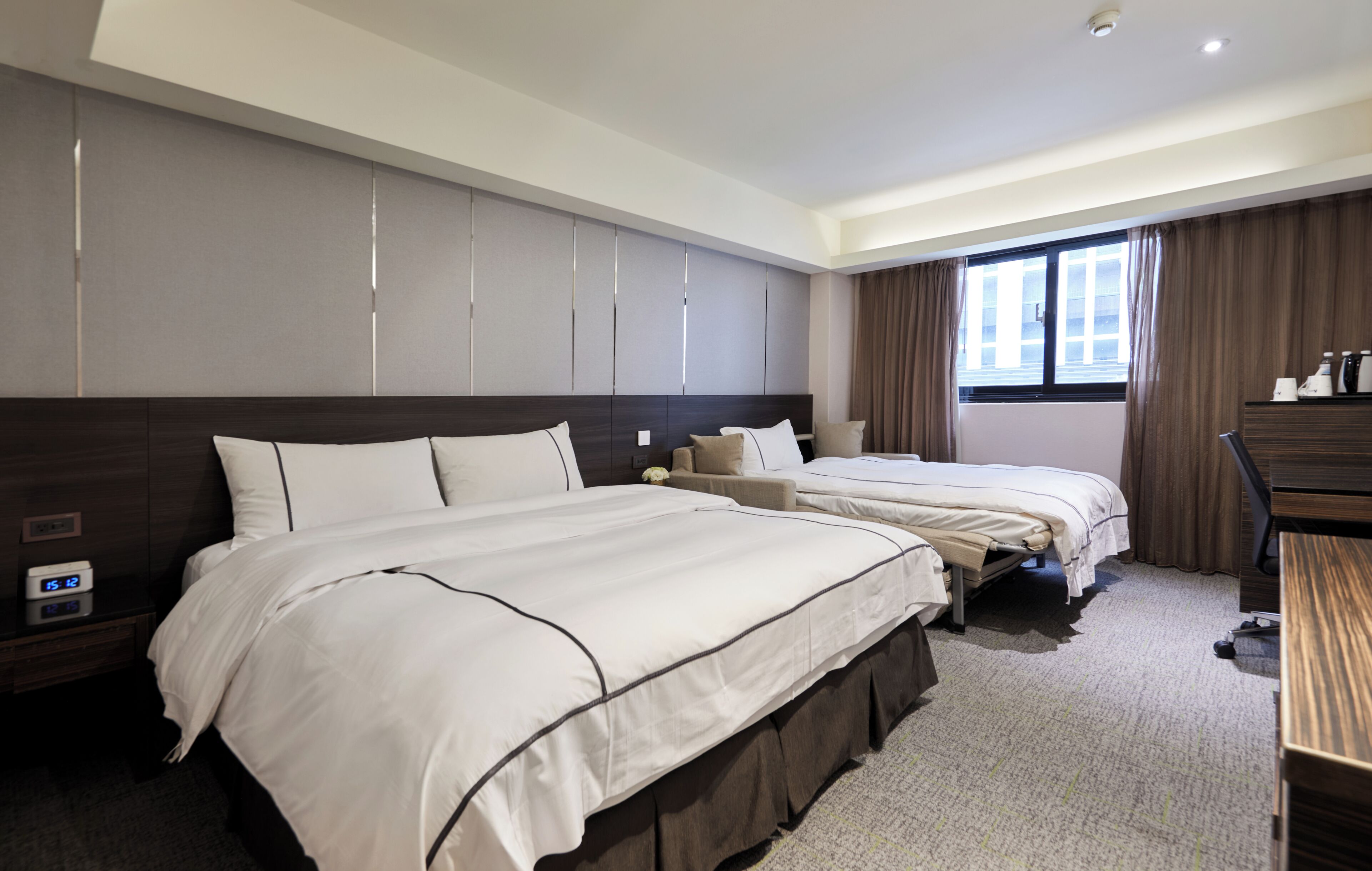 Premium bedding, in-room safe, desk, soundproofing