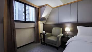 Quarto empresarial, 1 cama de casal | Roupas de cama premium, frigobar (abastecido com itens grátis)