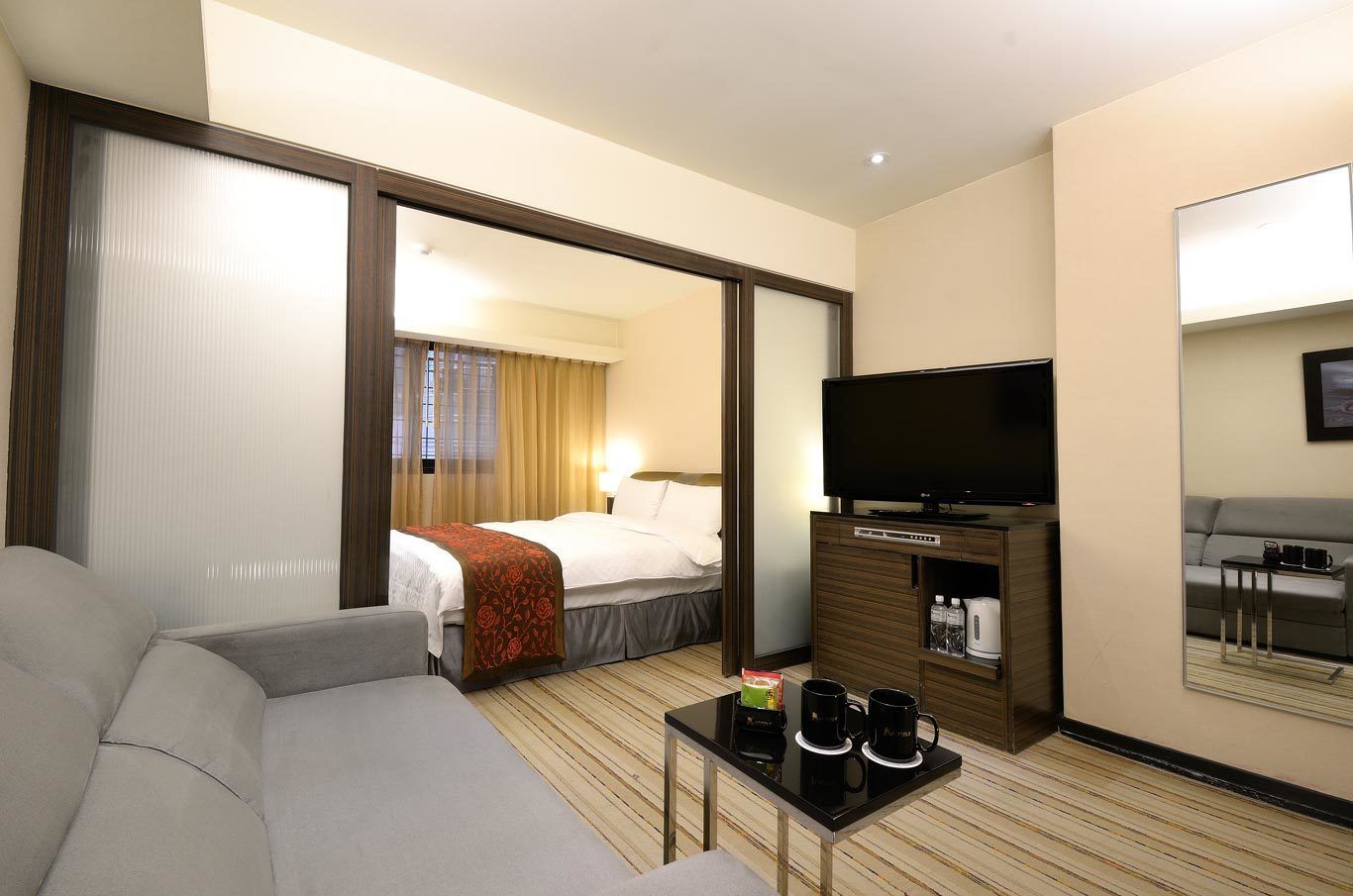 suite | living room | 20-inch led tv with cable channels, tv