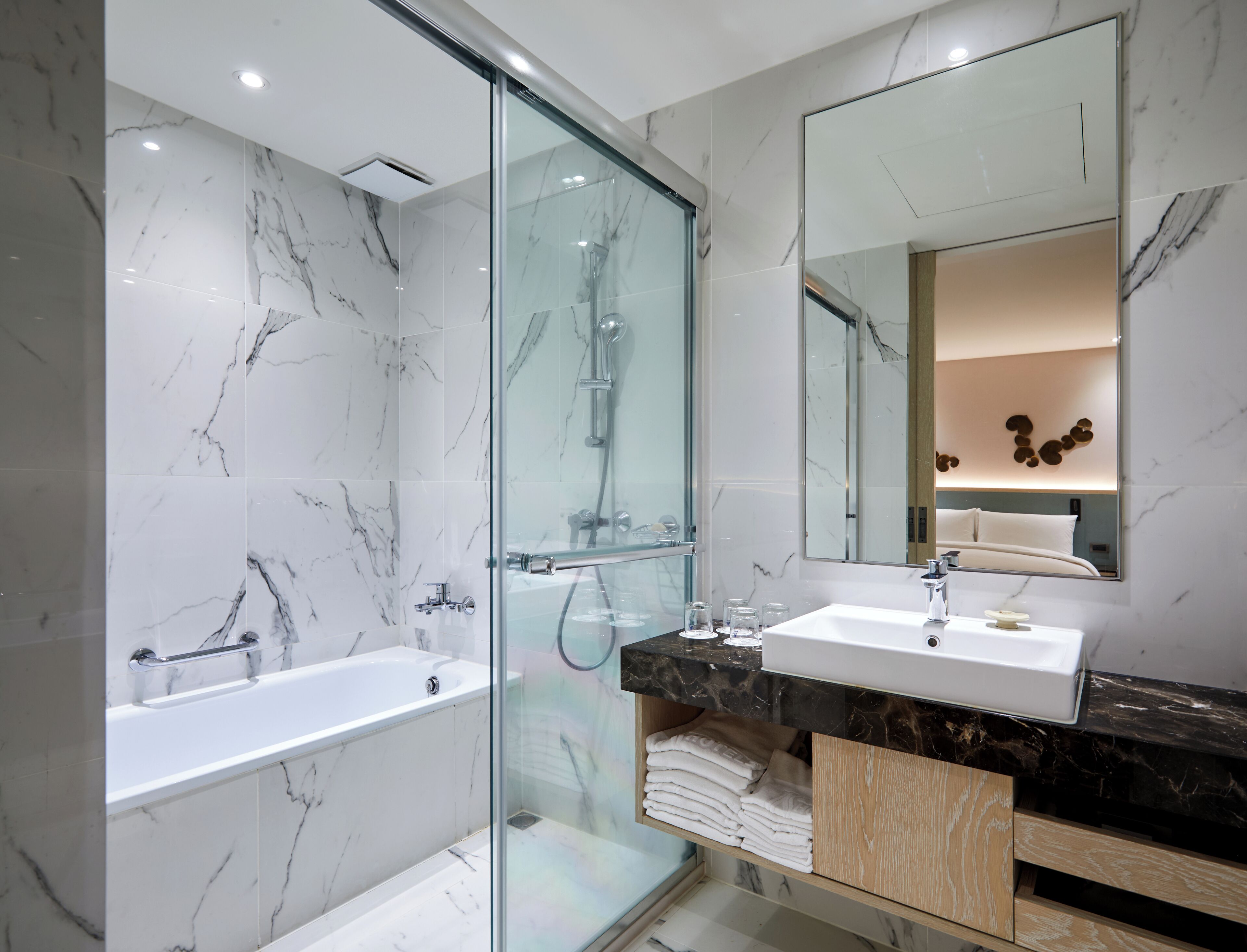 quadruple room | bathroom | hair dryer, slippers, towels