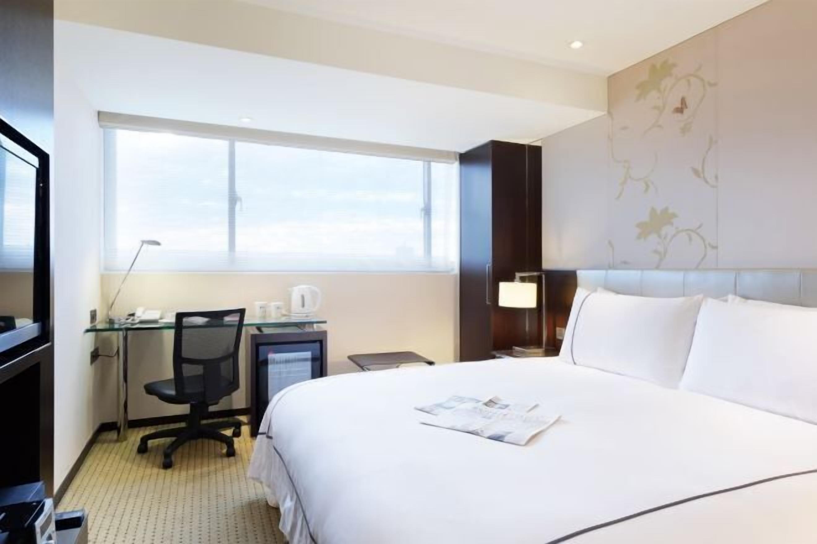 In-room safe, desk, blackout drapes, soundproofing