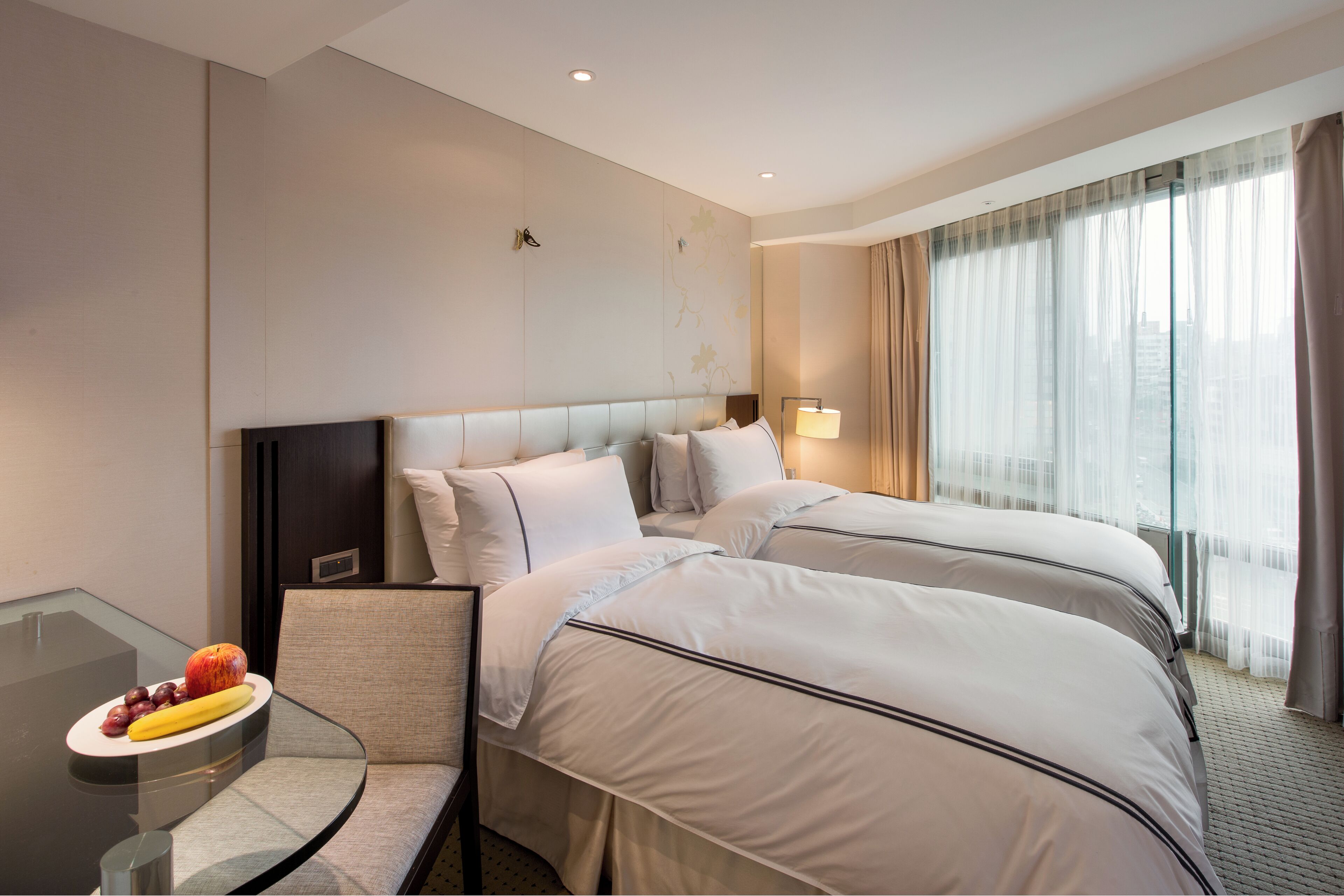 Deluxe Room, 2 Single Beds | In-room safe, desk, blackout curtains, soundproofing