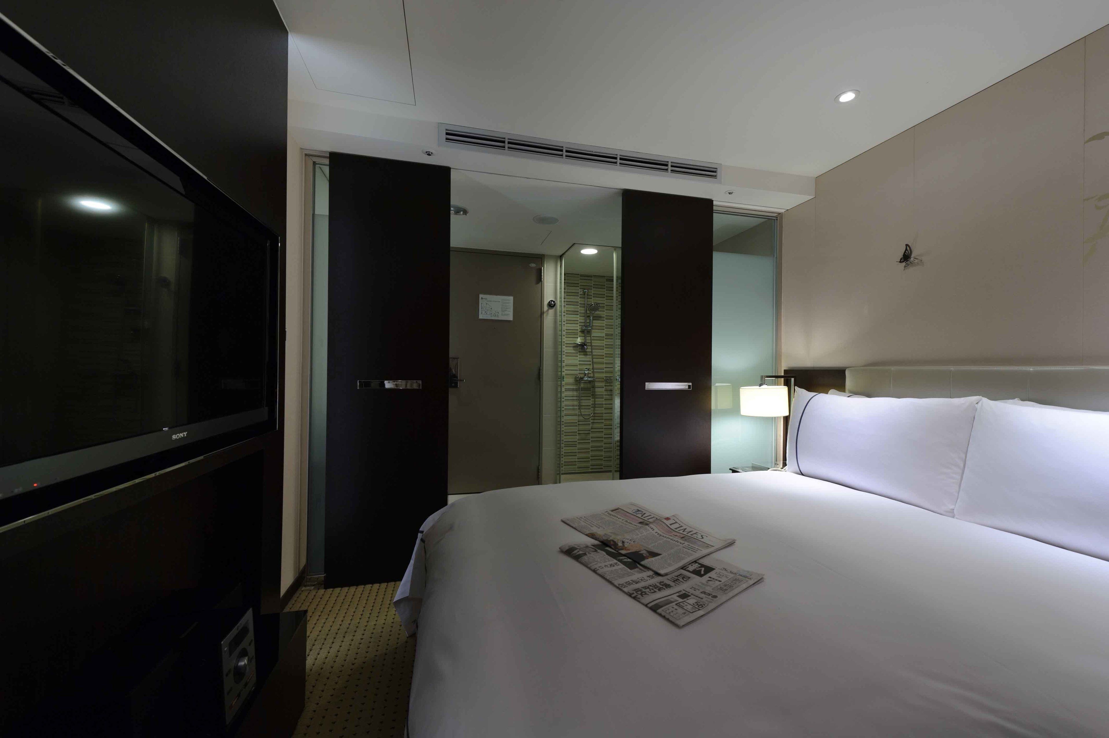 basic double room, 1 bedroom | 1 bedroom, in-room safe, desk, blackout curtains