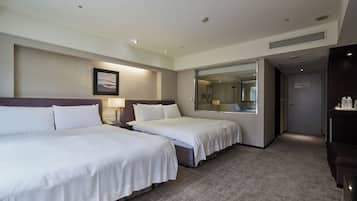 K Family Suite | Premium bedding, in-room safe, desk, blackout curtains