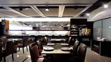 Daily self-serve breakfast (TWD 350 per person)