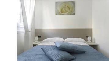 Standard-Doppelzimmer | Zimmersafe, Schreibtisch, kostenloses WLAN, Bettwäsche