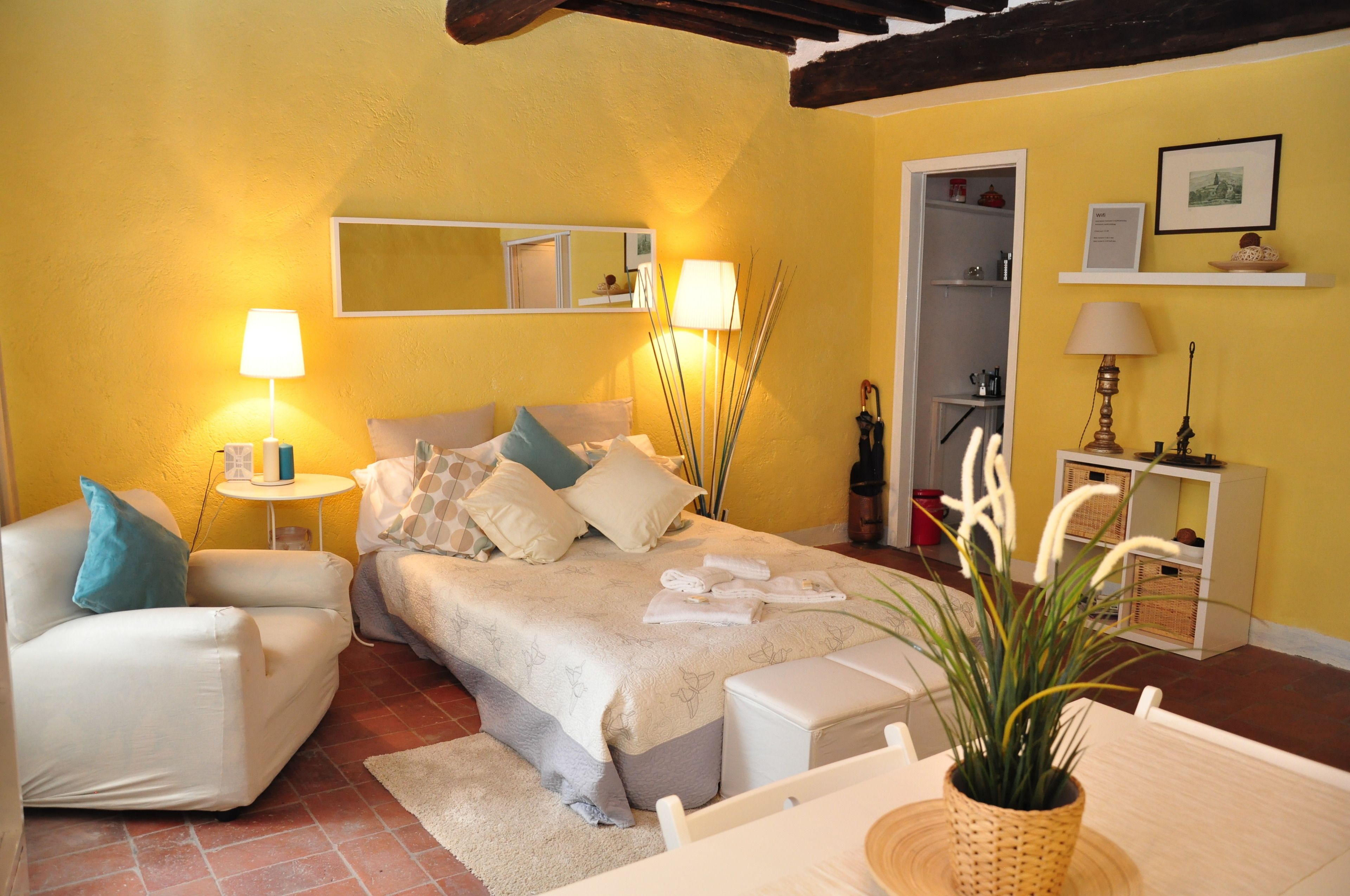 Cribs/infant beds, rollaway beds, free WiFi