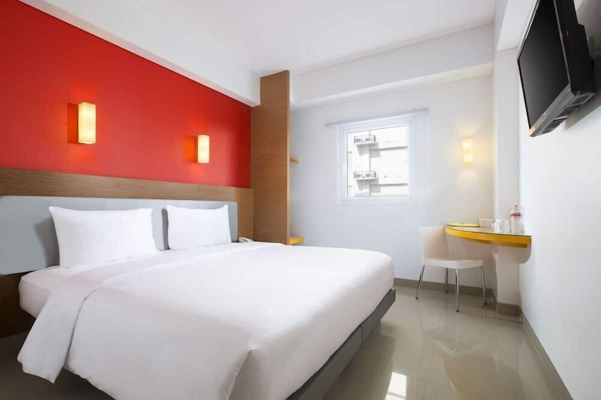 Caixa forta a l'habitació, escriptori, wifi gratuïta i roba de llit 