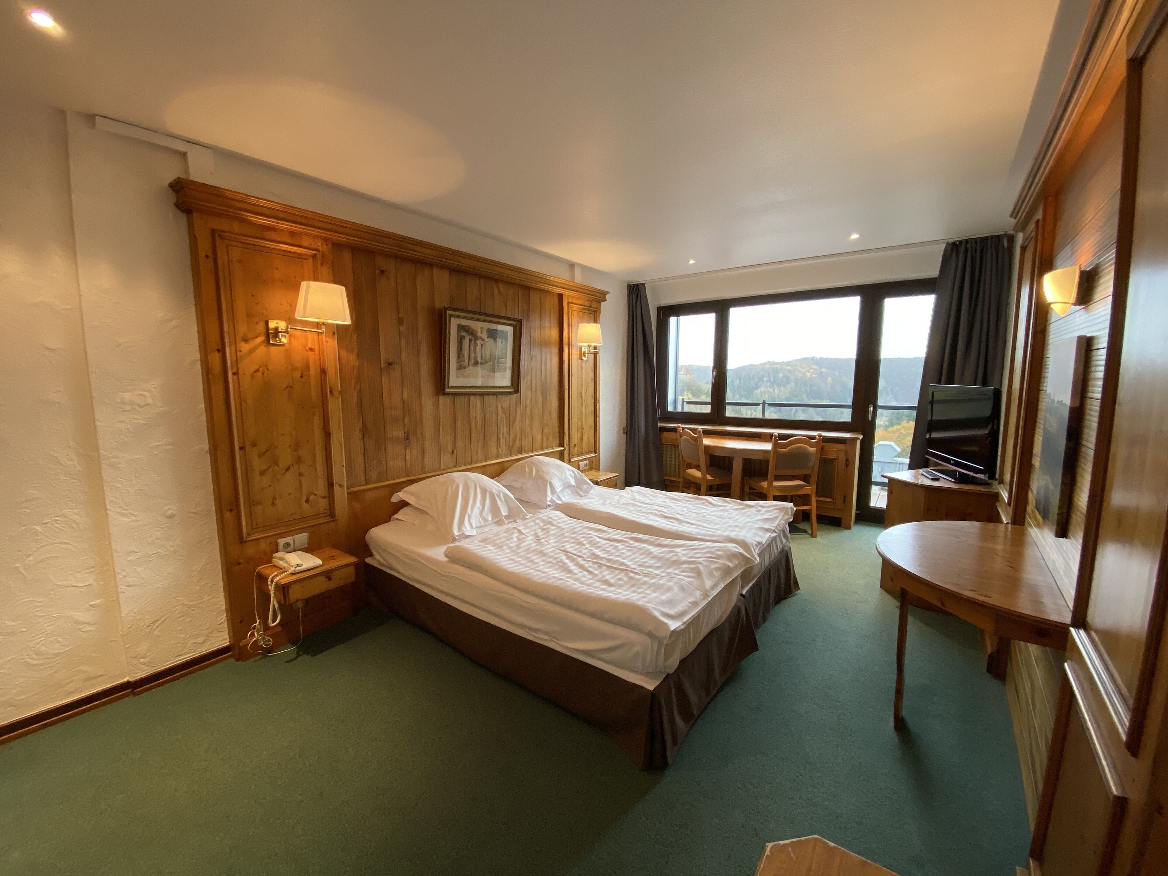 Twin Room | Desk, soundproofing, free cribs/infant beds, free WiFi