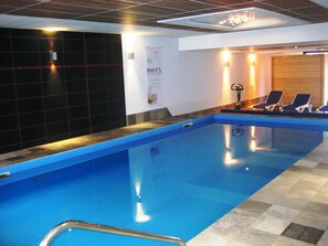 Couples treatment room(s), body treatments, body scrubs, facials