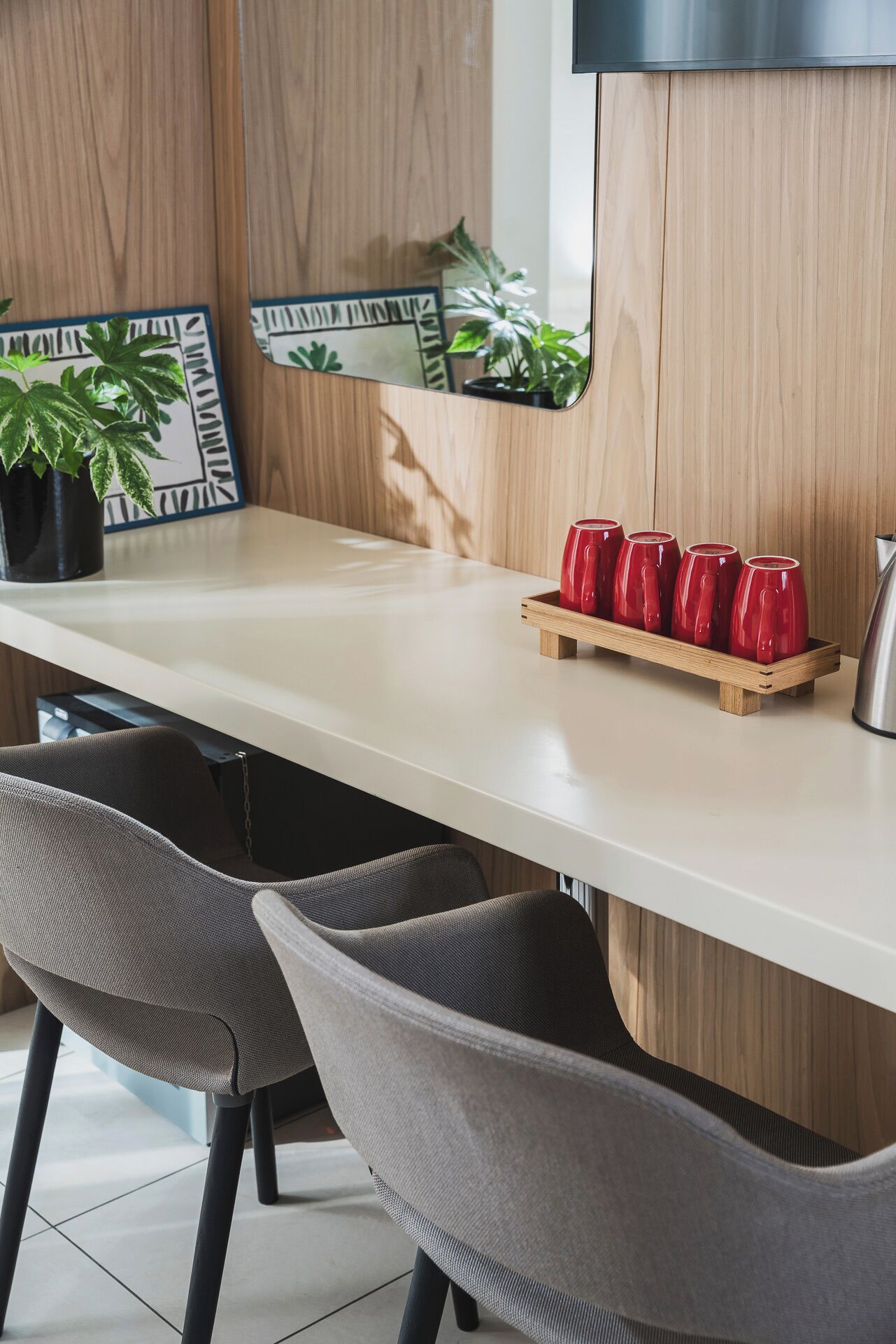 deluxe quadruple room | coffee and/or coffee maker