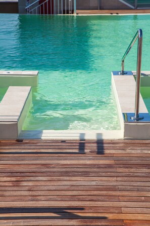 Seasonal outdoor pool, pool umbrellas, pool loungers - Hotel Aria (Rimini)