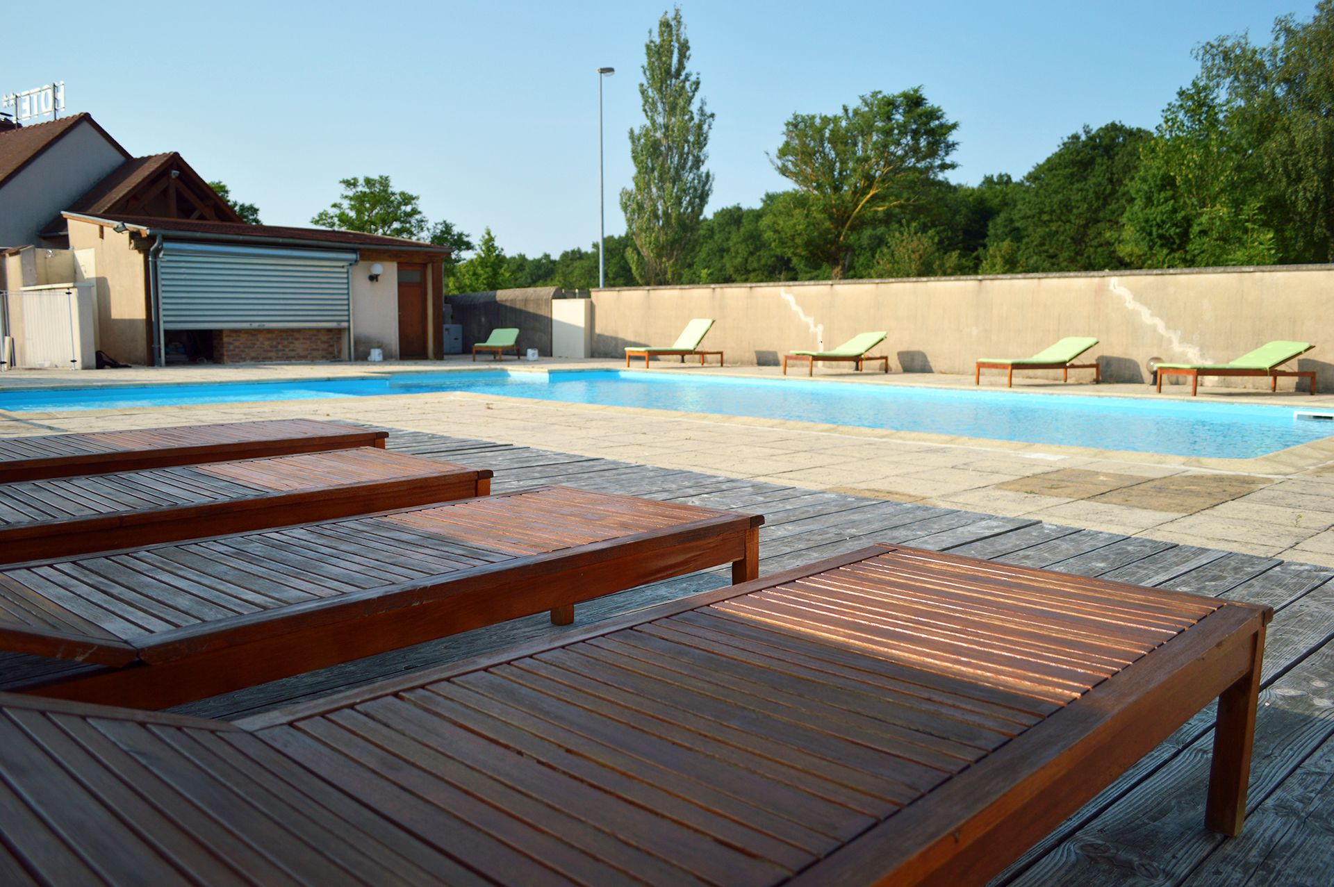 seasonal outdoor pool