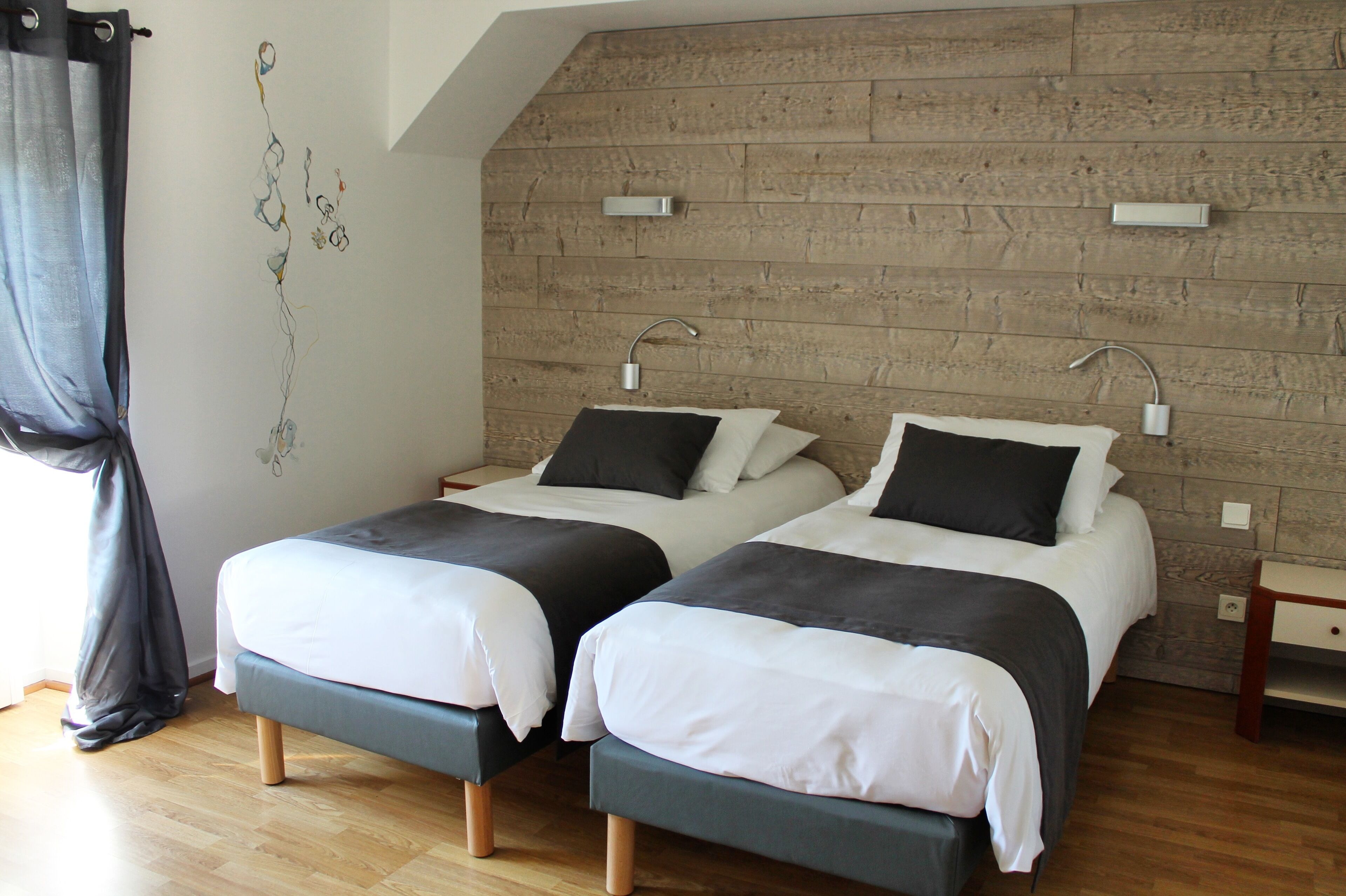 standard twin room | desk, soundproofing, free wifi