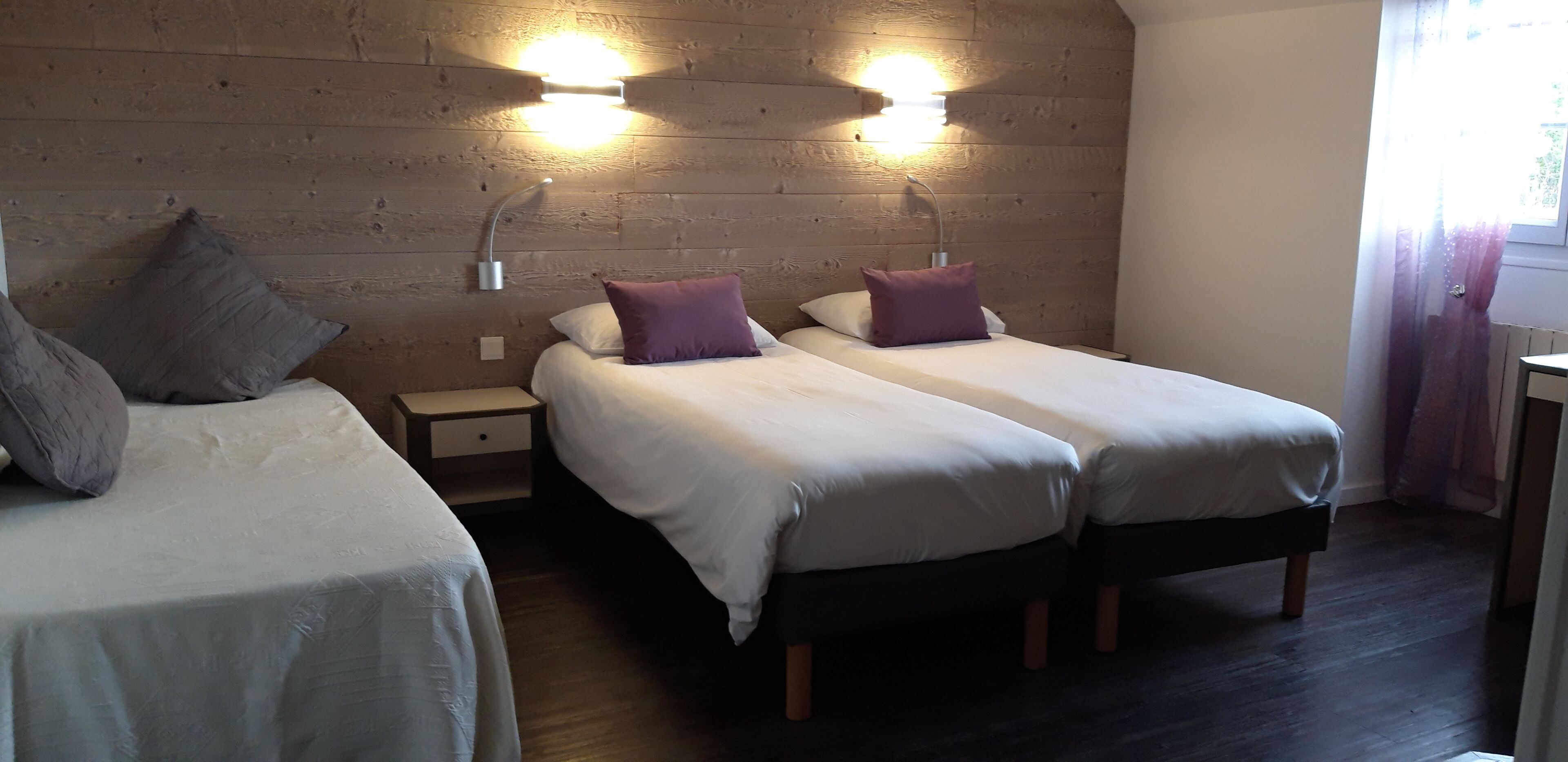 standard triple room | desk, soundproofing, free wifi