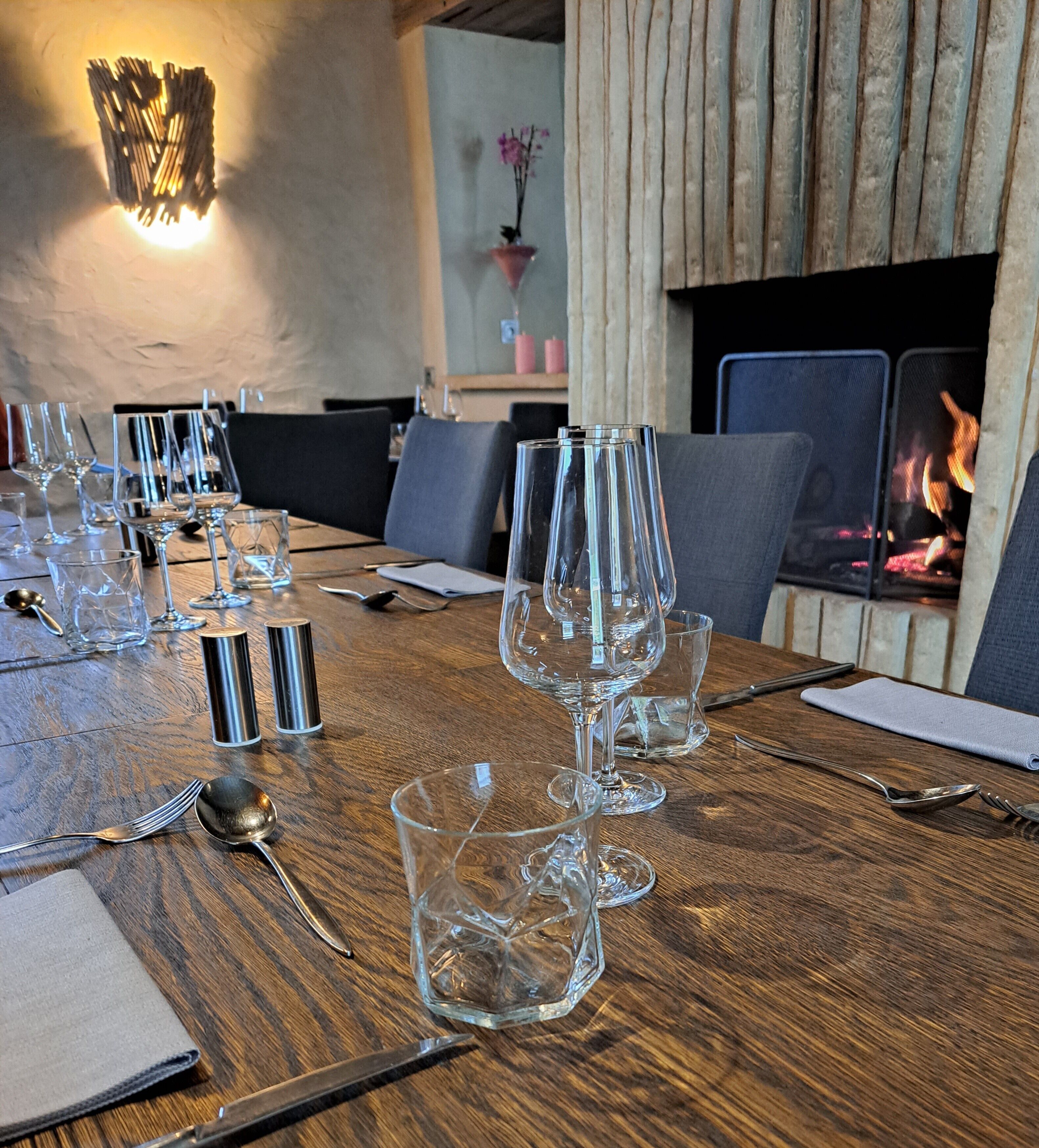 lunch and dinner served, regional cuisine