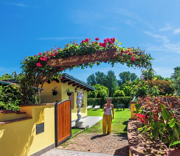 Exterior - B&B Il Giardino dei Poeti and Apartaments (Lucca)