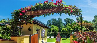 B&B อิลจาร์ดิโนเดย์โปเอติและอพาร์ทเม้นท์