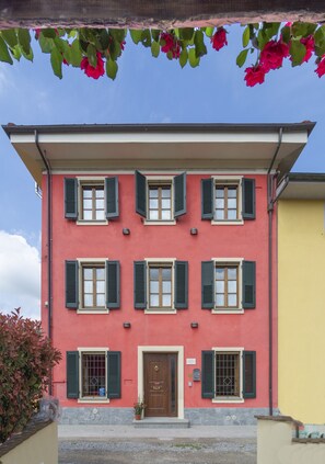 ด้านหน้าที่พัก