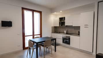 Standard Apartment, 1 Bedroom | Private kitchenette | Fridge, stovetop, espresso maker, cookware/dishes/utensils