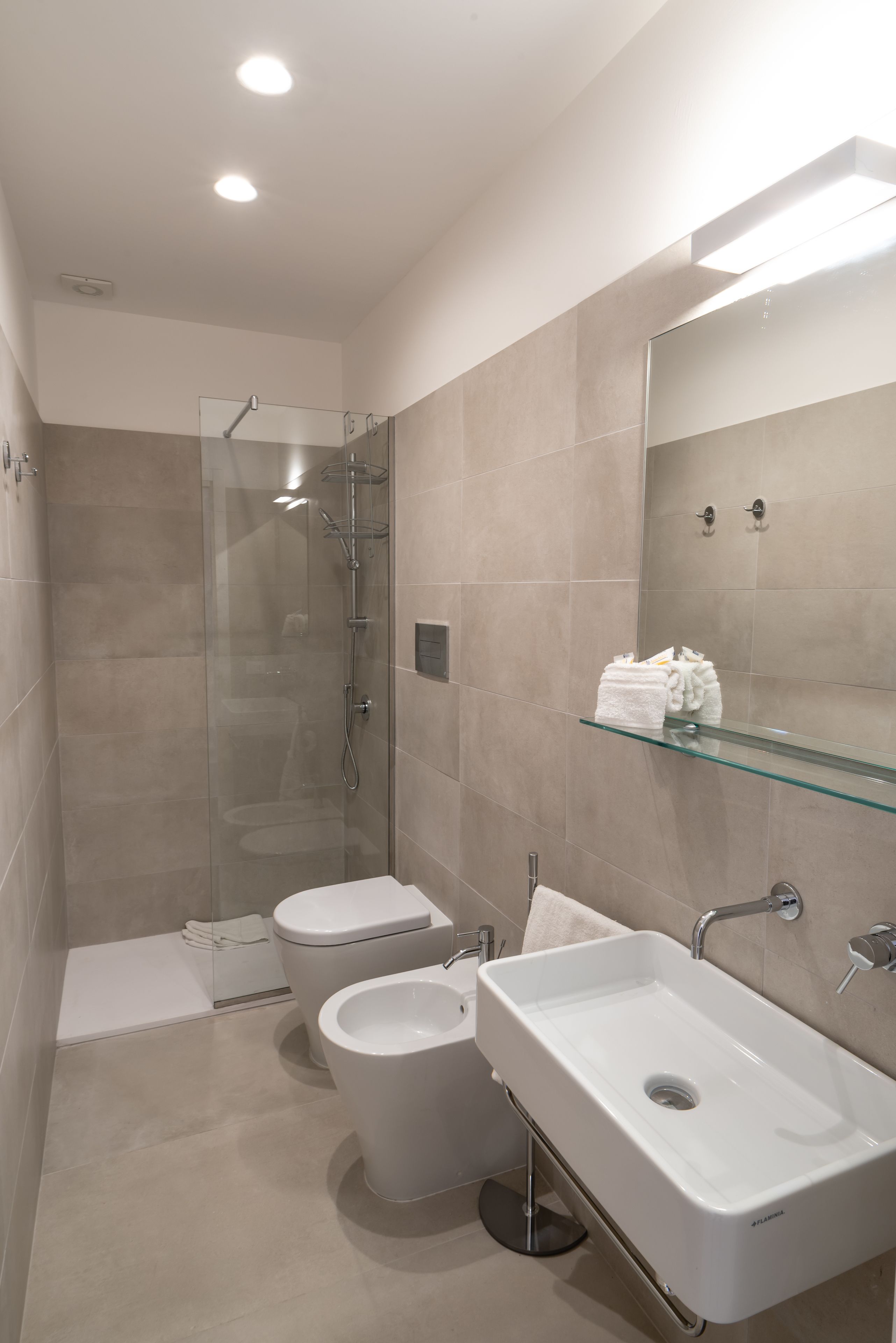 Appartement Confort, 1 chambre | Douche de la salle de bain
