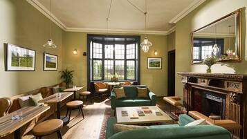 Aamiainen ja illallinen